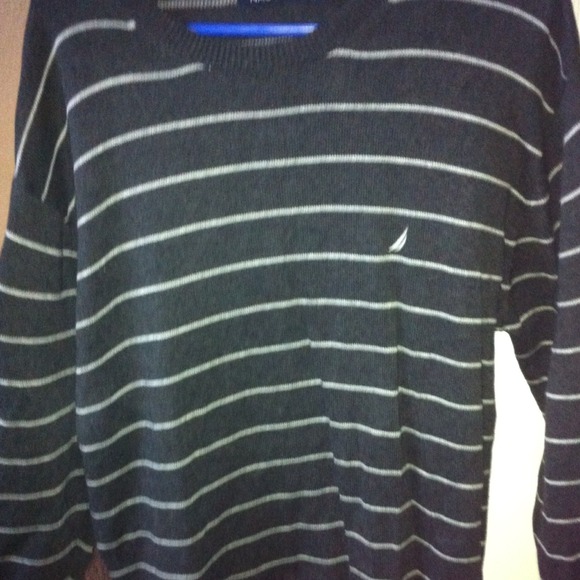 Beautil and trendy Nautica sweter!!