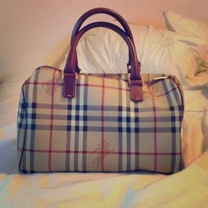 REDUCED! 100% Authentic Burberry Purse