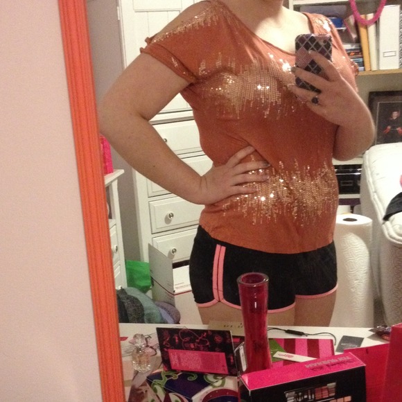 ⛔️BUNDLED⛔️$7 WHEN BUNDLED Apt.9 cold shoulder S - Picture 3 of 3