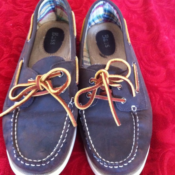 bass Shoes - Cute Bass brown shoes Size 8 1/2 barely worn.