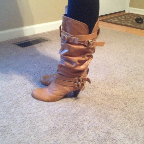 On hold 🌟🌟🌟two Lips leather boots