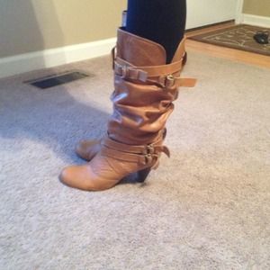 On hold 🌟🌟🌟two Lips leather boots