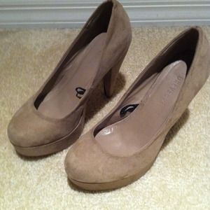 Forever 21 beige sawed pumps $15 or 2 for $25 ask
