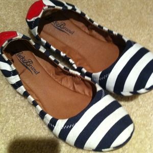 Lucky brand flats super comfy $22 or 2/40