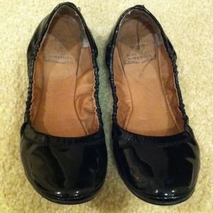 Lucky brand flats size 6 super comfy reduced to $8