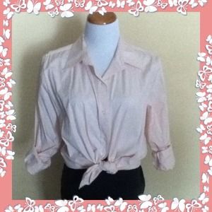 ✨Long sleeved button down GAP shirt✨