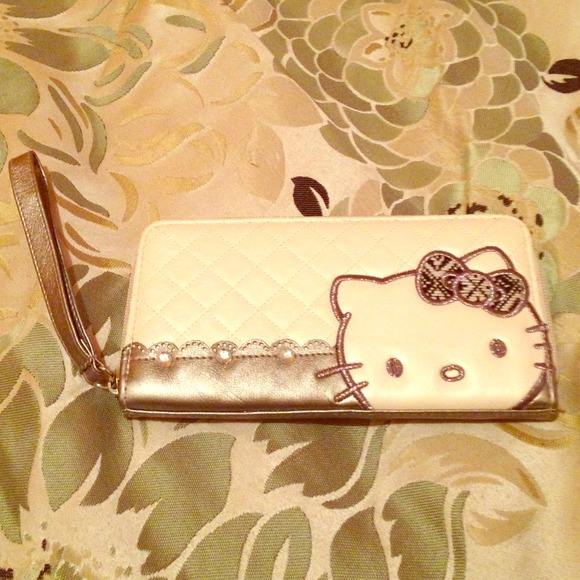 Hello Kitty Clutch Wallet 💕