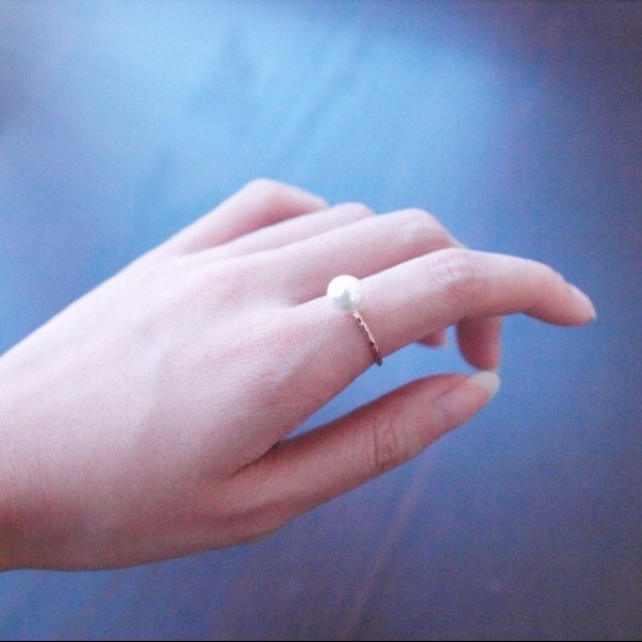 Single pearl ring - Picture 3 of 4