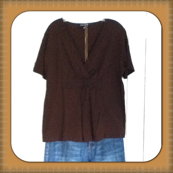 🚫Sold in Bundle🚫Short sleeve V-neck shirt