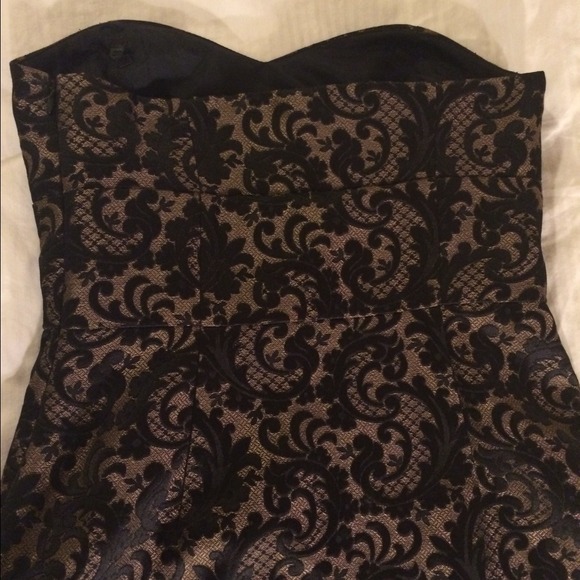 🚫SOLD🚫 LOFT Brocade Black and Gold Dress - Picture 4 of 4