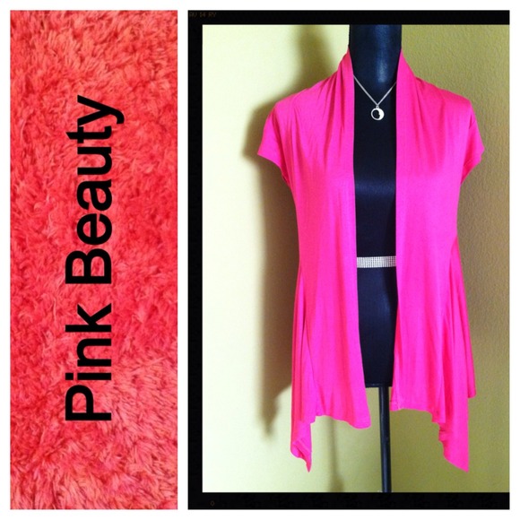 ***GIFTED*** Absolutely Beautiful Cardigan