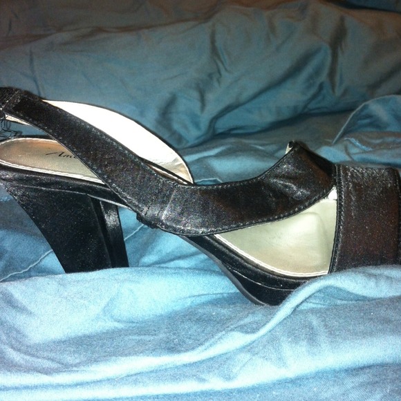 American Eagle heels - Picture 2 of 2