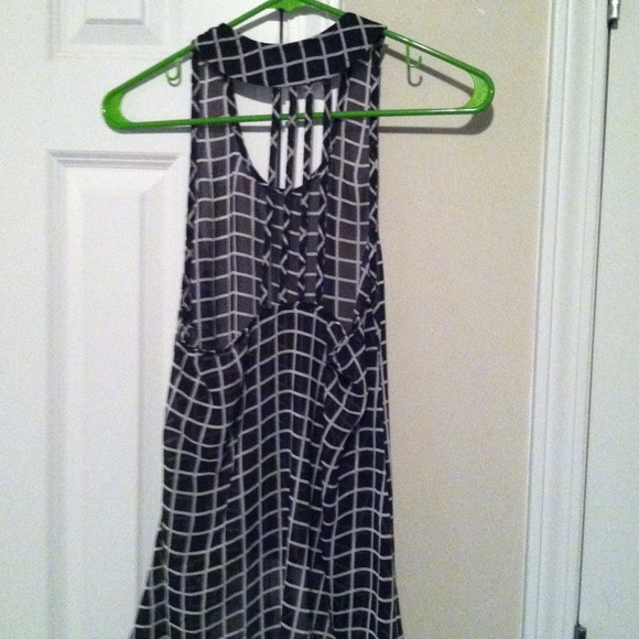 Hi-lo t-shaped halter - Picture 2 of 2