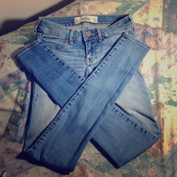 RESERVED BUNDLE JEANS AND SWEATER