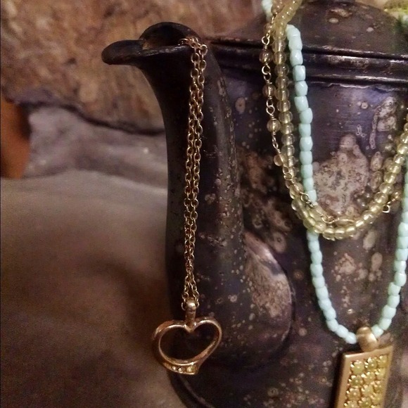 3 necklaces are better than 1 - Picture 2 of 4