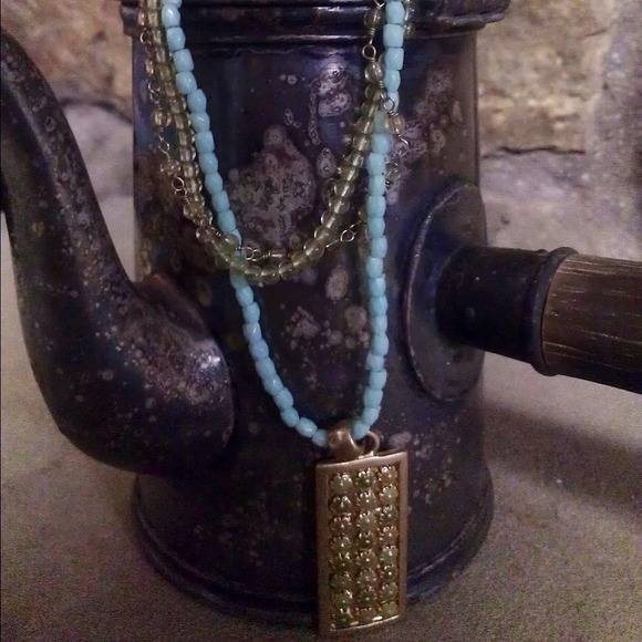 3 necklaces are better than 1 - Picture 3 of 4