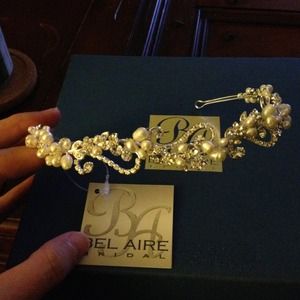 Bel Aire Bridal headpiece *Never Worn*