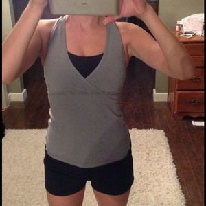 Lululemon grey tank
