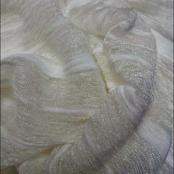 Thin white scarf. - Picture 2 of 2