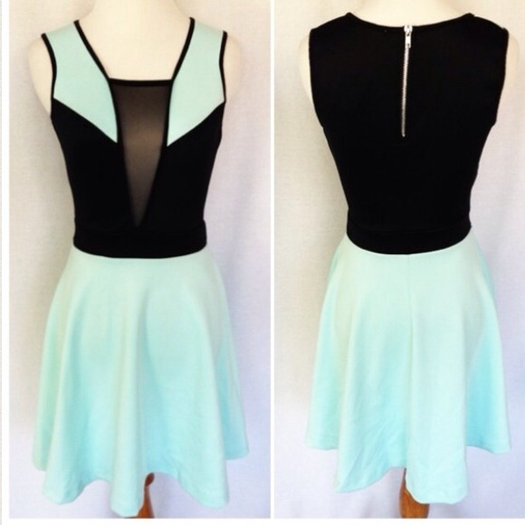 ⬇️Mint Skater dress⬇️ - Picture 3 of 3