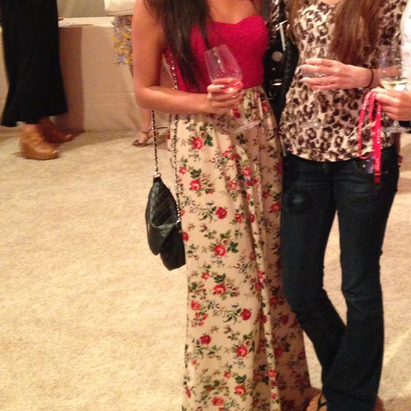 Red and floral maxi dress - Picture 3 of 4