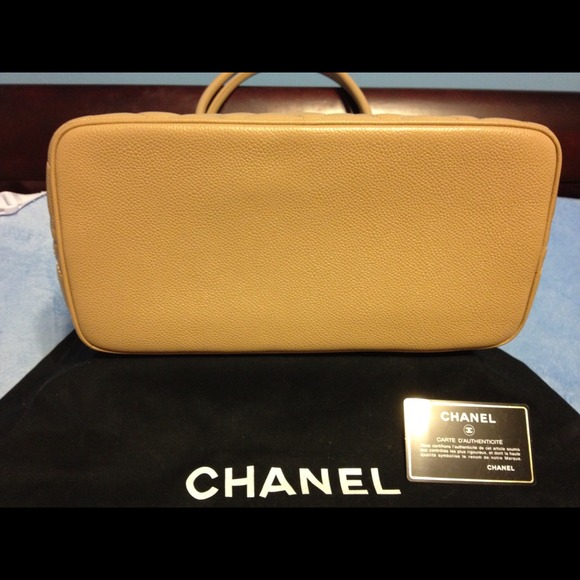 SOLD!! CHANEL Caviar Medallion Tote - Picture 3 of 4