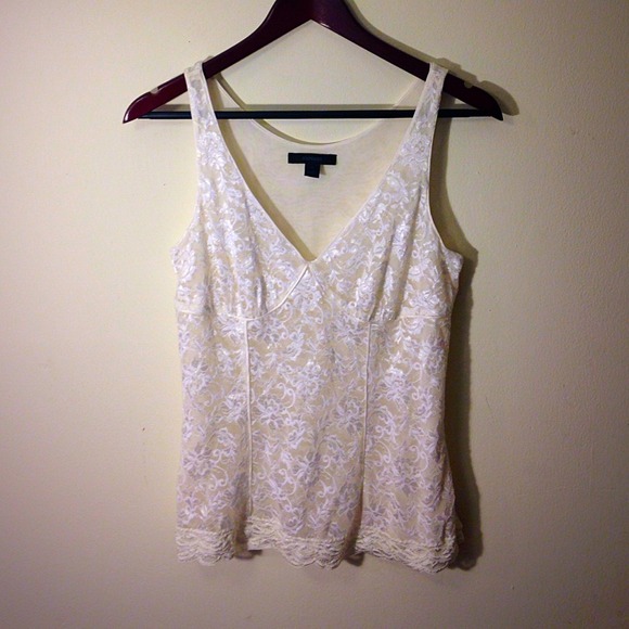 Express white sleeveless v-neck lace top