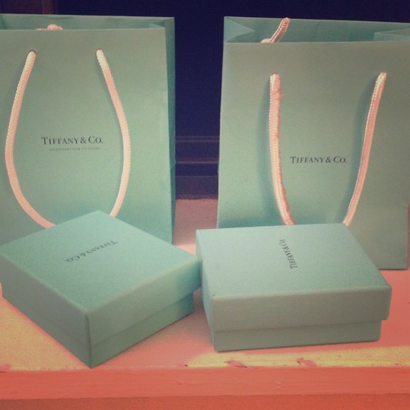 Tiffany bag with boxes on sell