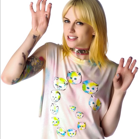 UNIF KITTY SWIRL MUSCLE TEE