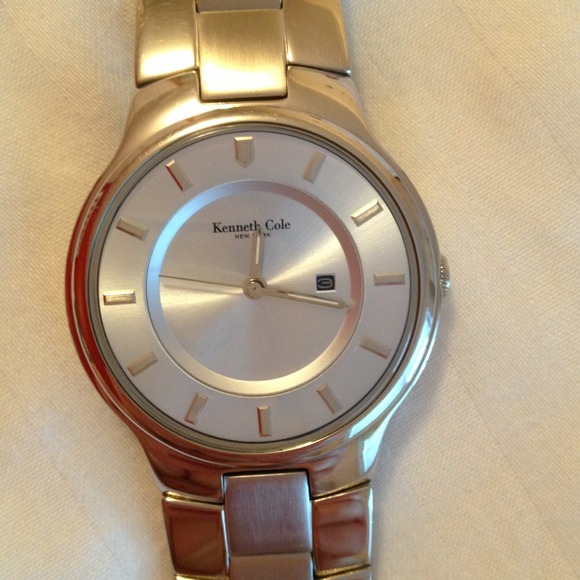 Men's Watch - Picture 2 of 4