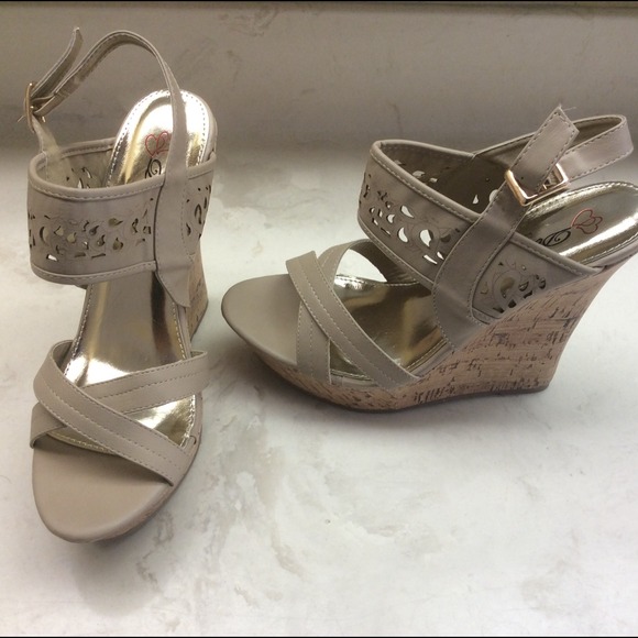 Nude color Brazilian wedges - Picture 2 of 2