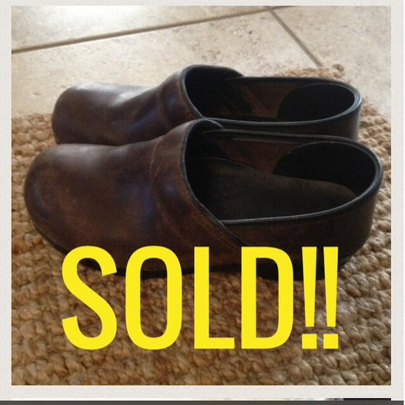 Additional pictures of authentic Dansko clogs - Picture 1 of 4