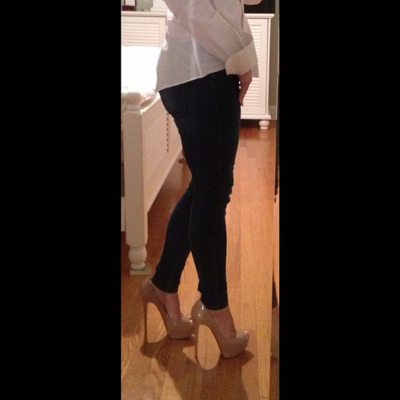 Guess Skinny Jeans - Picture 2 of 3