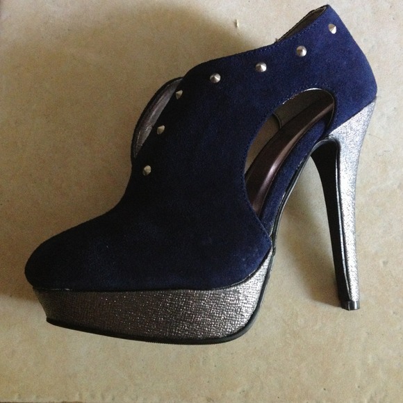 High Praise Heels - Picture 3 of 4