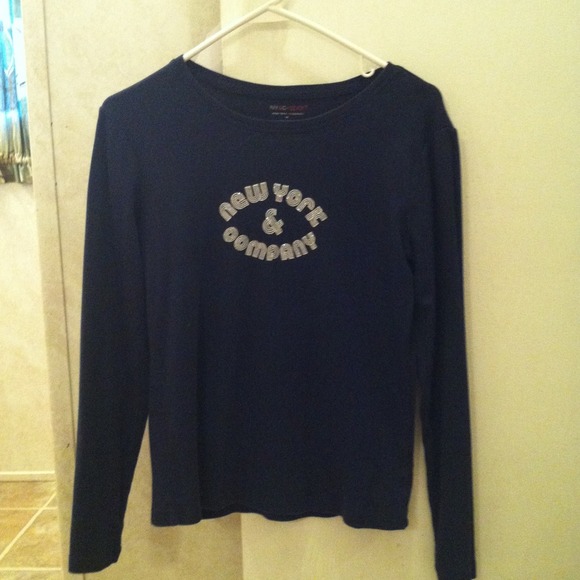 Long sleeve shirt.