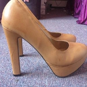 Nude heels. Never worn before ! Size 8.5