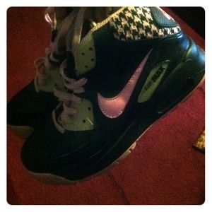 Nike Air Max sneakers (pink & black)
