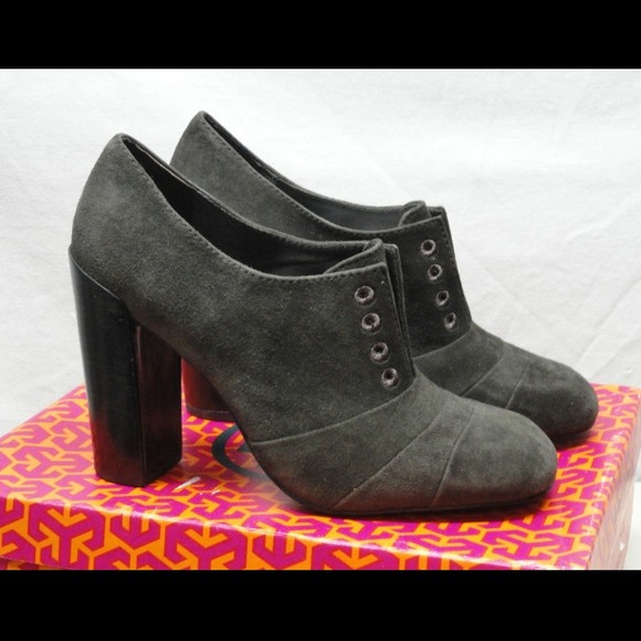 Reduced! Barely used with box Tory Burch oxfords💜