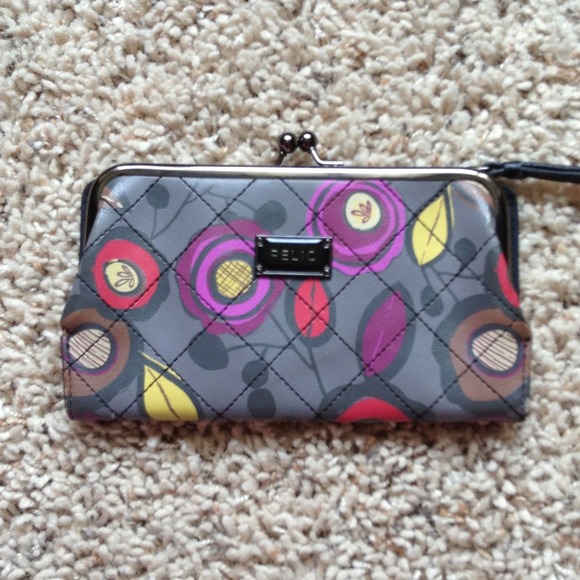 ❌SOLD❗️Adorable Relic wallet/clutch.