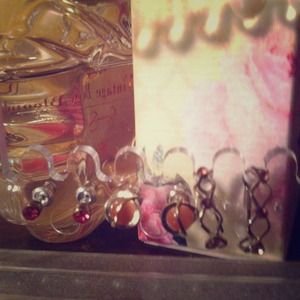 Pretty in Pink three pair set!!! Approx. 1" hoops