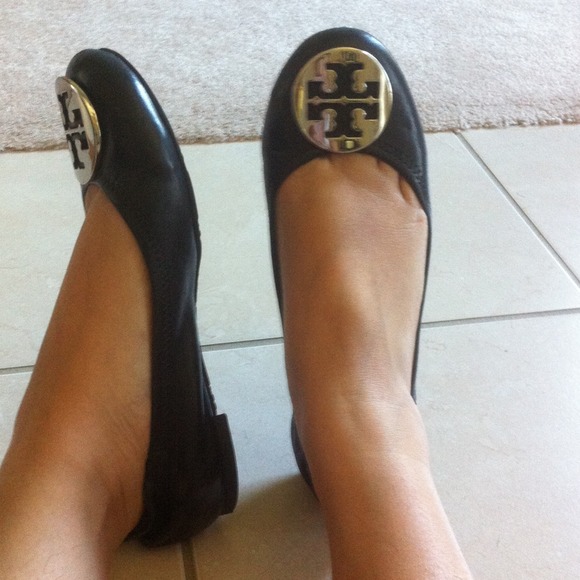 💢SOLD!!!!💢Black tory burch reva 6.5