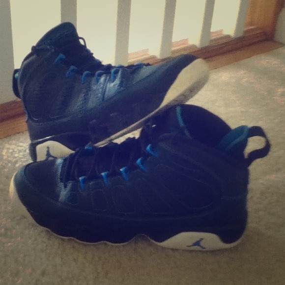 Photo blue 9s Jordan's 6/10 condition .