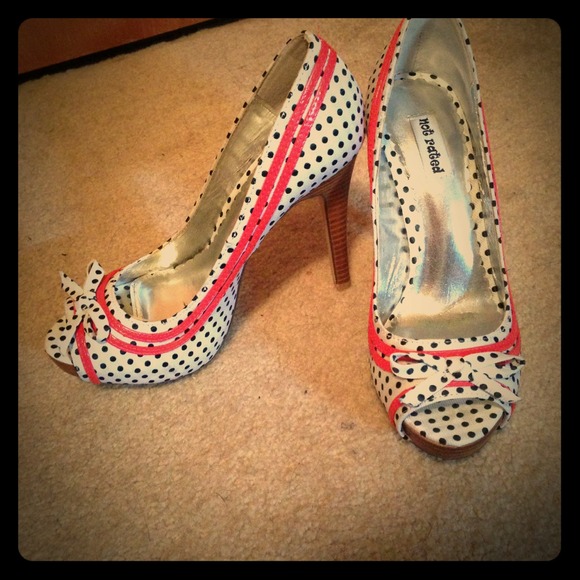 White w/ black polka dots and coral detail pumps