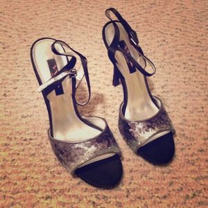 Black and silver sequins nina formal shoes!!