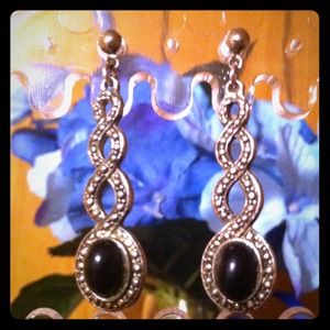 Serpentine silver earrings!!! Include onyx stone