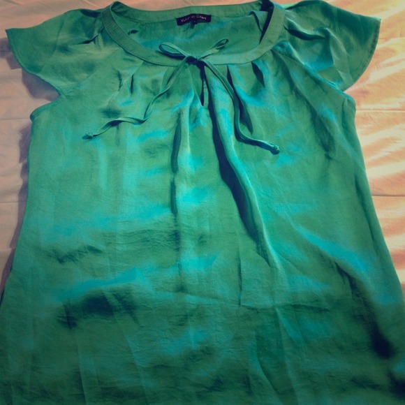 SOLD----Violet & Claire Silky Green Blouse w/ Cap