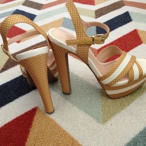 ⬇️REDUCED⬇️🎉HP 10/26🎉 Jessica Simpson shoes.