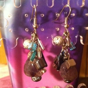 Genuine Amethyst grapevine earrings. Approx. 2" L