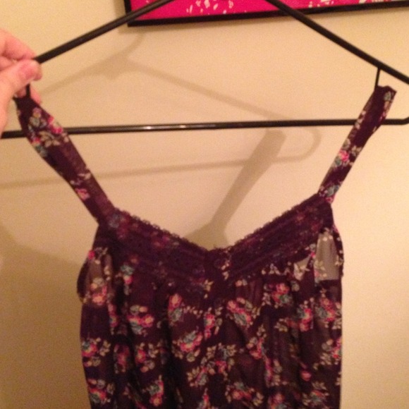 Purple flower tank - Picture 3 of 3