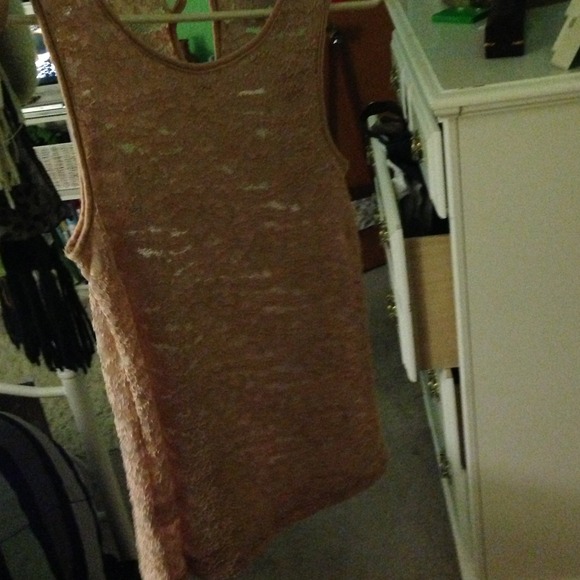 Pink flower tank - Picture 2 of 3